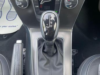 VOLVO V40 1.5 T3 SE Nav