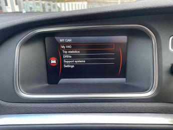 VOLVO V40 1.6 T4 SE Hatchback 5dr Petrol Powershift Euro 5 (s/s) (180 ps)