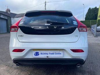 VOLVO V40 1.6 T4 SE Hatchback 5dr Petrol Powershift Euro 5 (s/s) (180 ps)