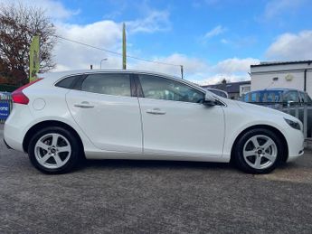 VOLVO V40 1.6 T4 SE Hatchback 5dr Petrol Powershift Euro 5 (s/s) (180 ps)