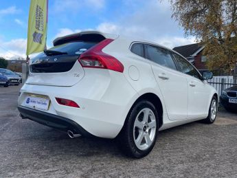 VOLVO V40 1.6 T4 SE Hatchback 5dr Petrol Powershift Euro 5 (s/s) (180 ps)