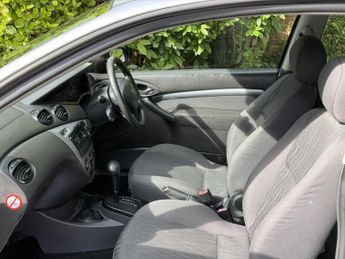 FORD FOCUS 1.6 i 16v Zetec