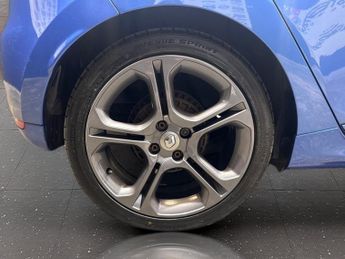 RENAULT CLIO 1.2 TCe GT Line