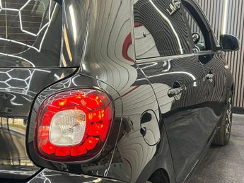 SMART FORFOUR EQ 17.6kWh Prime (Premium Plus) Auto 5dr (22kW Charger)