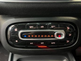 SMART FORFOUR EQ 17.6kWh Prime (Premium Plus) Auto 5dr (22kW Charger)
