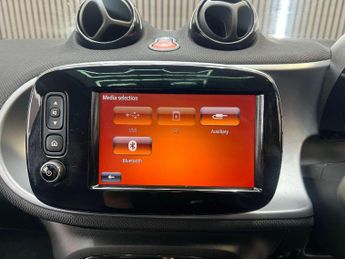 SMART FORFOUR EQ 17.6kWh Prime (Premium Plus) Auto 5dr (22kW Charger)