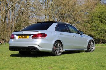 MERCEDES-BENZ E CLASS 5.5 E63 V8 BiTurbo AMG S