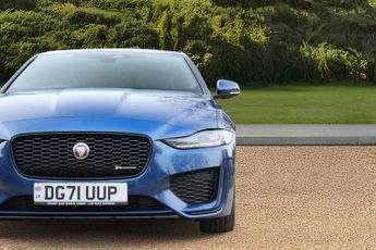 JAGUAR XE 2.0 P250i R-Dynamic SE