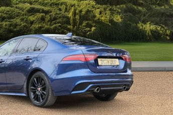 JAGUAR XE 2.0 P250i R-Dynamic SE