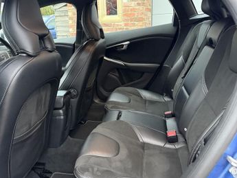 VOLVO V40 1.5 R-Design T3