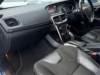 VOLVO V40 1.5 R-Design T3