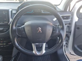 PEUGEOT 2008 1.2 PureTech Allure