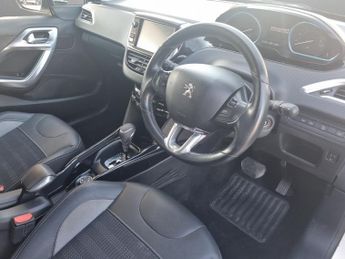 PEUGEOT 2008 1.2 PureTech Allure