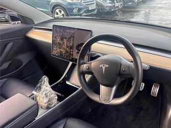 TESLA MODEL 3 (Dual Motor) Performance