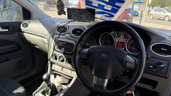 FORD FOCUS 1.6 Titanium Black 5dr GREAT VALUE+LOW MILES+BLUETOOTH