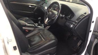 HYUNDAI I40 1.7 CRDi Blue Drive Premium Diesel White Estate 5dr PANROOF+SATN