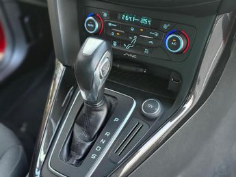 FORD FOCUS 1.6 Titanium Powershift Euro 6 5dr