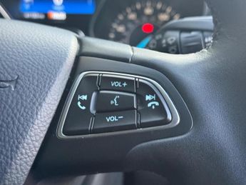 FORD FOCUS 1.6 Titanium Powershift Euro 6 5dr