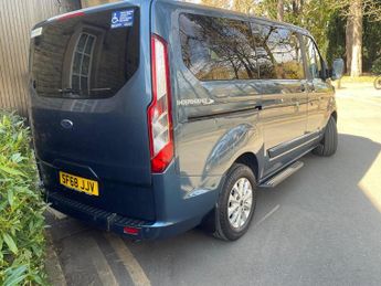 FORD TOURNEO CUSTOM 2.0 320 EcoBlue Titanium Auto L1 Euro 6 (s/s) 5dr