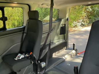 FORD TOURNEO CUSTOM 2.0 320 EcoBlue Titanium Auto L1 Euro 6 (s/s) 5dr