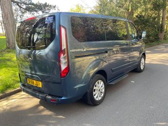 FORD TOURNEO CUSTOM 2.0 320 EcoBlue Titanium Auto L1 Euro 6 (s/s) 5dr
