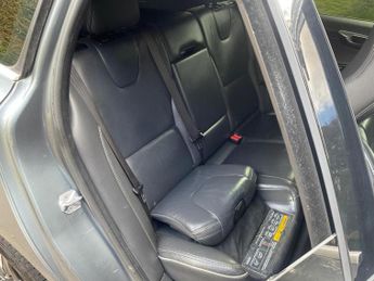 VOLVO XC60 2.0 D4 R-Design Lux Nav Auto Euro 6 (s/s) 5dr