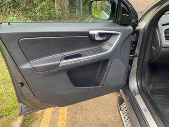 VOLVO XC60 2.0 D4 R-Design Lux Nav Auto Euro 6 (s/s) 5dr