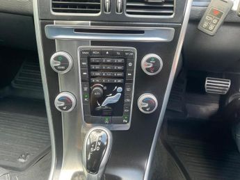 VOLVO XC60 2.0 D4 R-Design Lux Nav Auto Euro 6 (s/s) 5dr