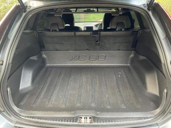 VOLVO XC60 2.0 D4 R-Design Lux Nav Auto Euro 6 (s/s) 5dr