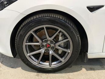 TESLA MODEL 3 (Dual Motor) Long Range