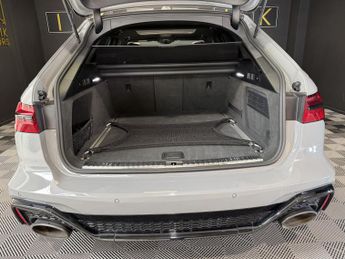 AUDI RS6 AVANT 4.0 TFSI V8 Launch Edition