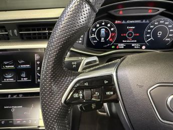 AUDI RS6 AVANT 4.0 TFSI V8 Launch Edition