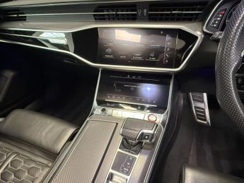 AUDI RS6 AVANT 4.0 TFSI V8 Launch Edition