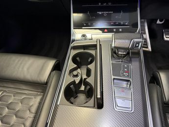 AUDI RS6 AVANT 4.0 TFSI V8 Launch Edition