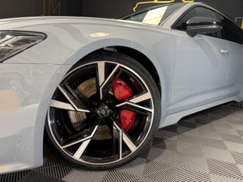 AUDI RS6 AVANT 4.0 TFSI V8 Launch Edition