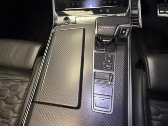 AUDI RS6 AVANT 4.0 TFSI V8 Launch Edition