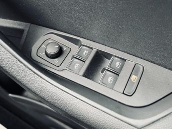 SKODA KAROQ 1.5 TSI Edition SUV 5dr Petrol DSG Euro 6