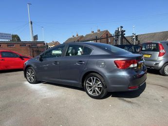 TOYOTA AVENSIS 2.2 D-CAT Icon