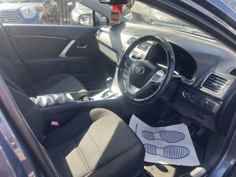 TOYOTA AVENSIS 2.2 D-CAT Icon