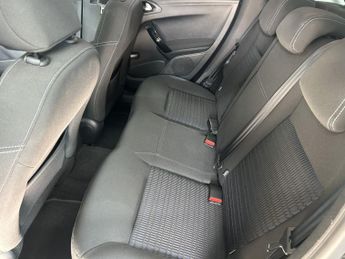 PEUGEOT 208 1.2 VTi PureTech Allure