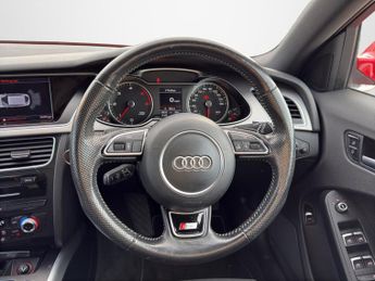 AUDI A4 AVANT 2.0 TDI S line