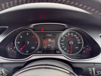 AUDI A4 AVANT 2.0 TDI S line