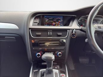 AUDI A4 AVANT 2.0 TDI S line