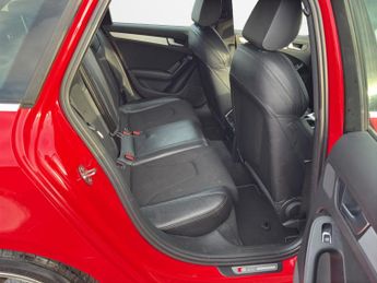 AUDI A4 AVANT 2.0 TDI S line
