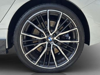 BMW 1 SERIES M135i xDrive 5dr Step Auto [Pro Pack]