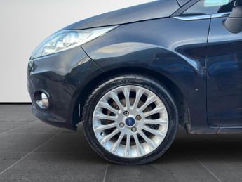 FORD FIESTA 1.4 Titanium