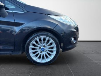 FORD FIESTA 1.4 Titanium