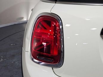 MINI HATCH 1.5 Cooper D Steptronic Euro 6 (s/s) 5dr