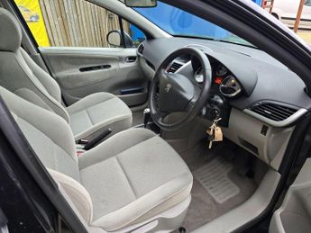 PEUGEOT 207 1.6 16v SE 5dr