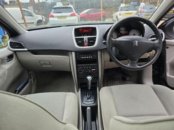 PEUGEOT 207 1.6 16v SE 5dr